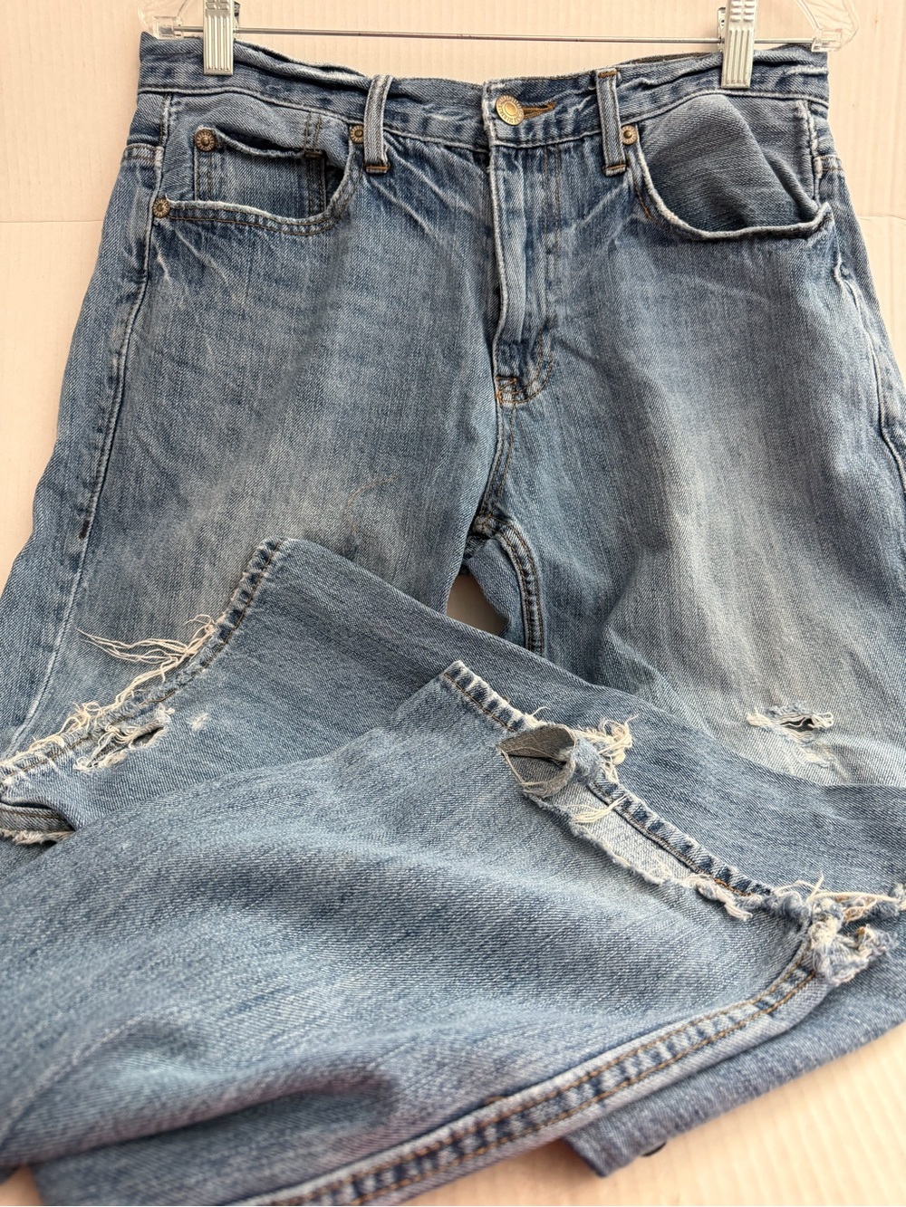 Aeropostale Men’s Essex Straight Leg Jeans Light Blue Distressed